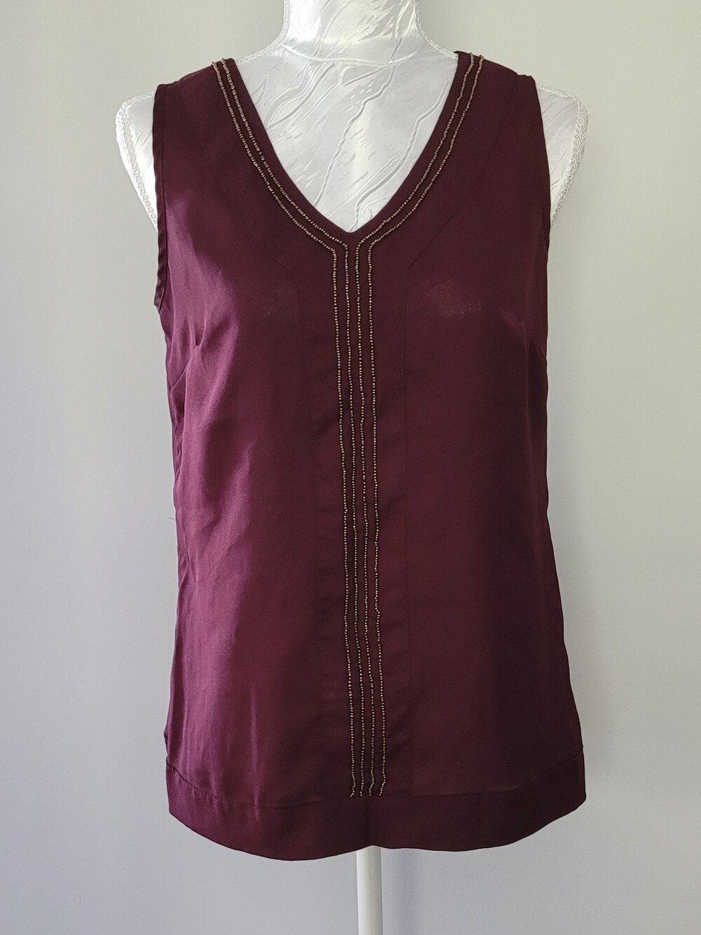 Banana Republic Sleeveless V-Neck Beaded Trim Top - Burgundy